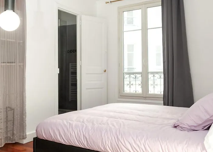 - 4 Couchages A Proximite D'opera Et Des Metros Lägenhet *